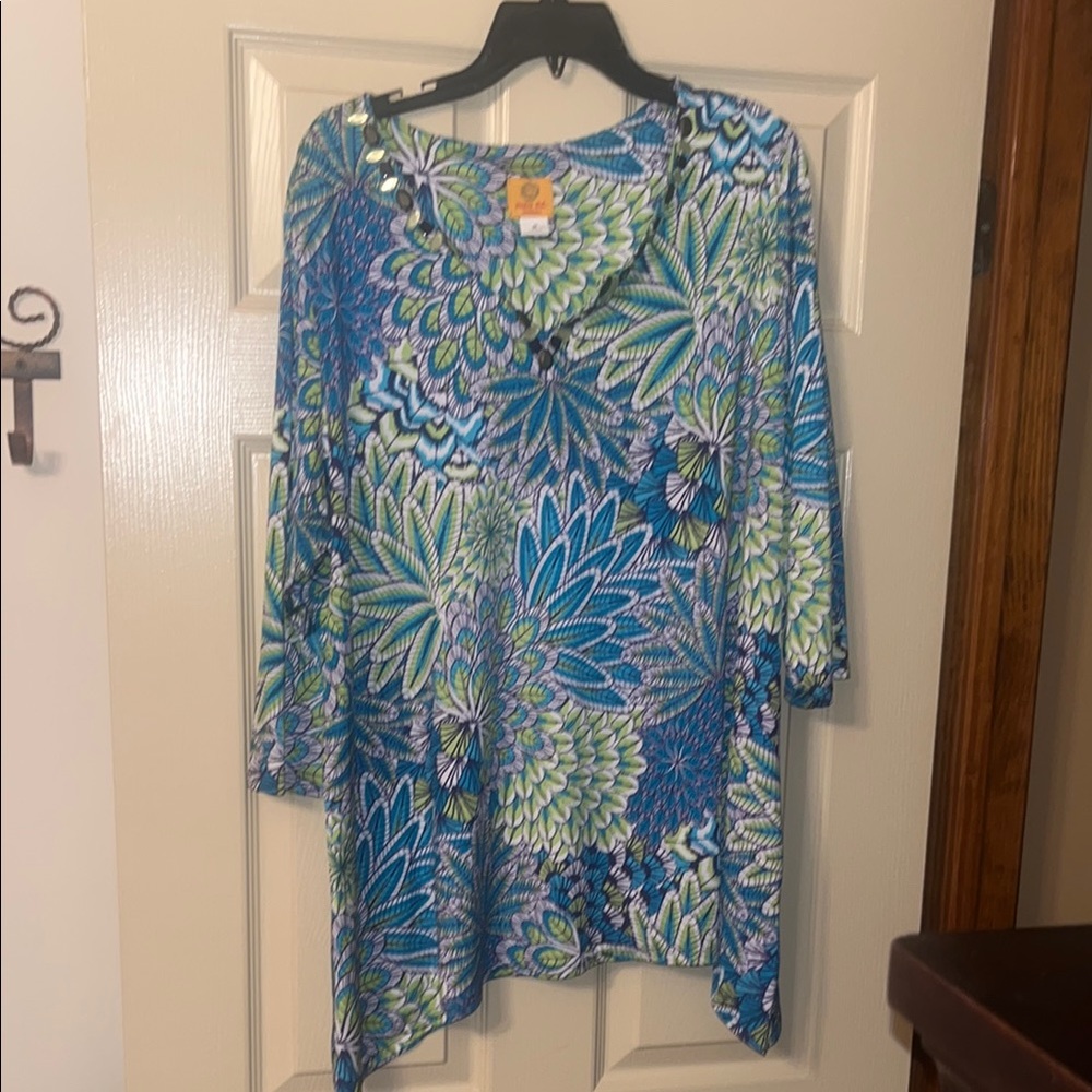 Ruby Rd. Blue and Green Graphic Tunic with 3/4 Sleeves